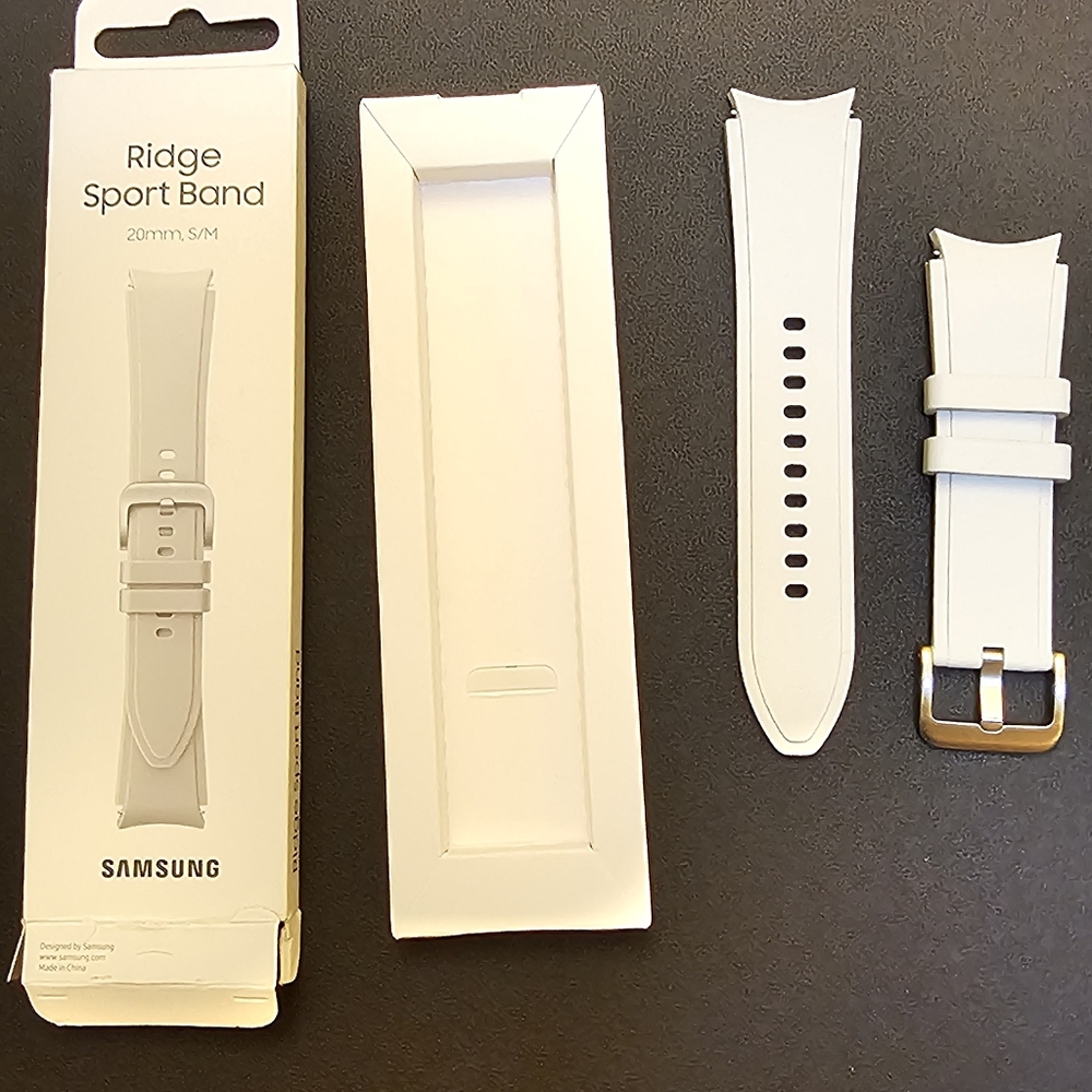 Samsung Ridge Sport Band 20mm S/M like new Used once Light gray color
